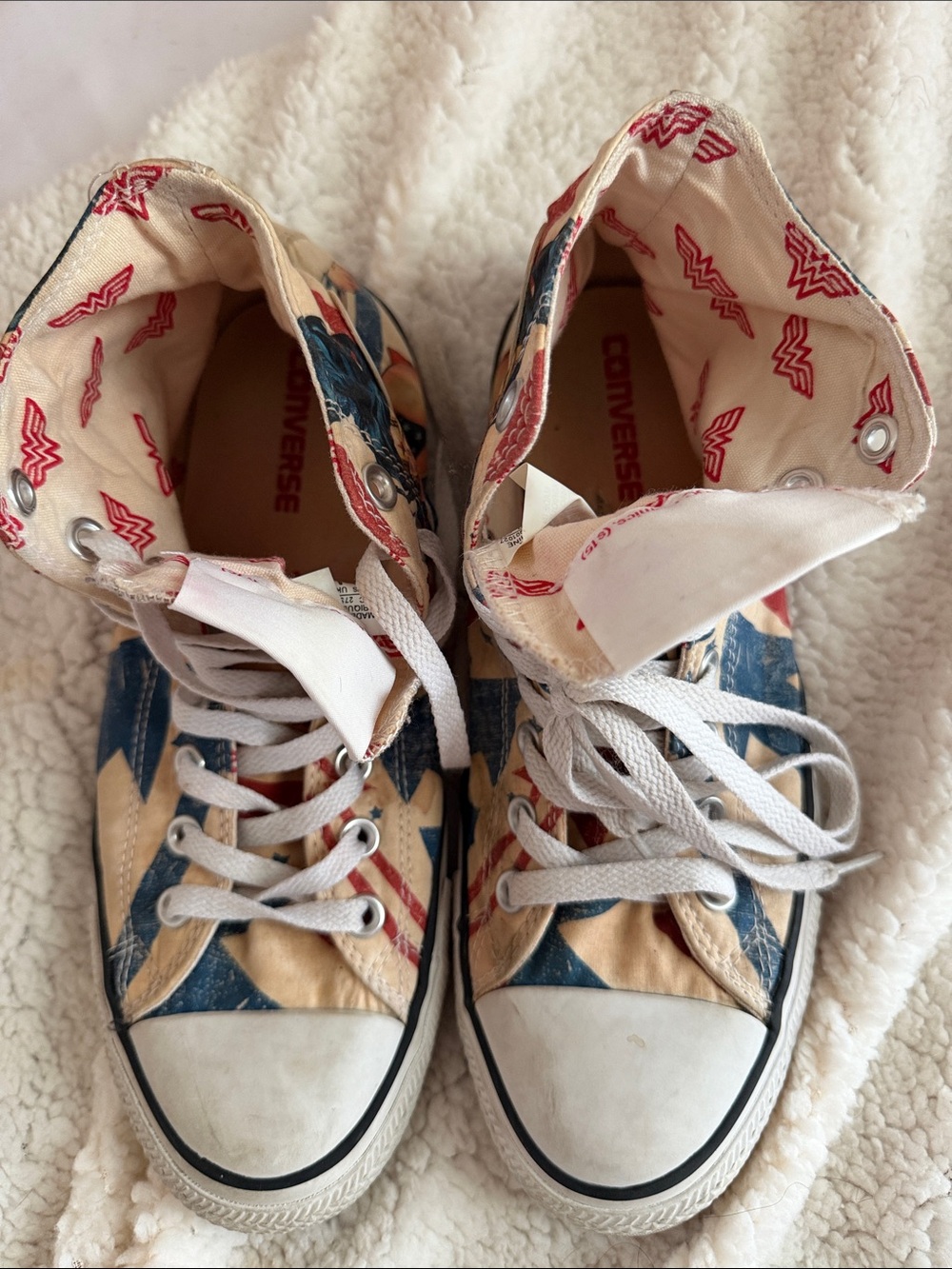 Converse High Top Sneakers in Red, Blue and Cream with Wonder Woman Artwork - Picture 4 of 5